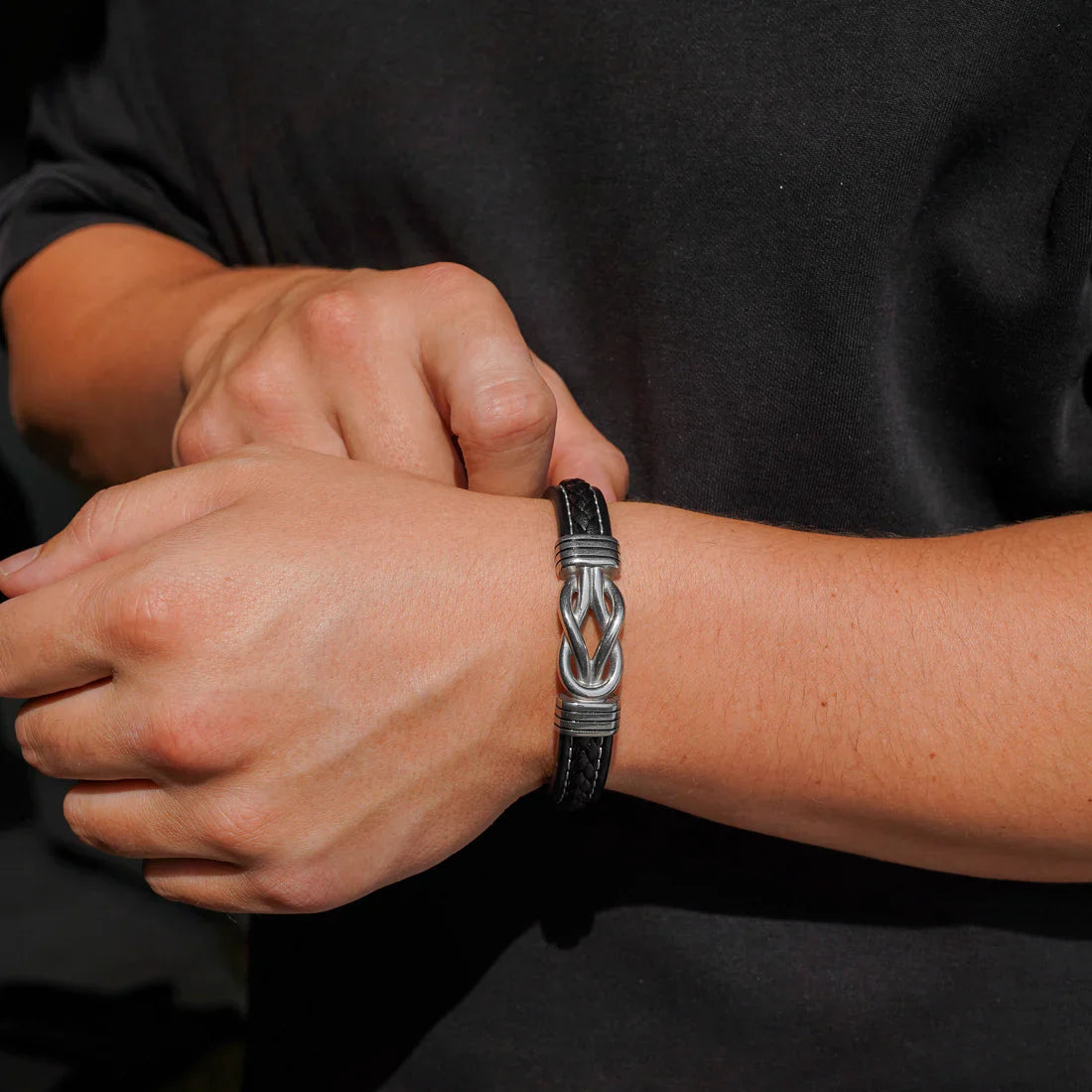 “To My Son” – Infinite Knot Bracelet With Engraved Name
